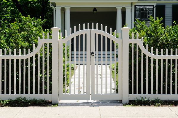 Cost of Fence Gate Adjustment in Bellevue